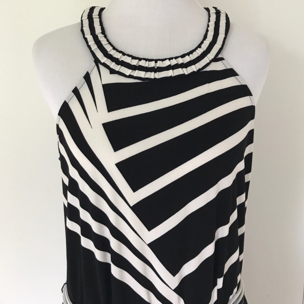 STUNNING GRAPHICS BCBG MAXAZRIA DRESS. - Picture 2 of 8